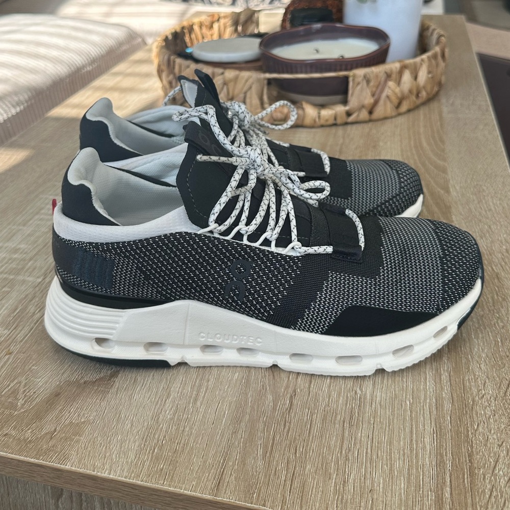 Brand New Women’s OnCloud Sneakers